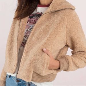 Line & Dot teddy cropped coat